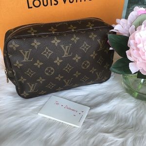 💕💕NFs💕💕Louis Vuitton Trousse Toilette 23